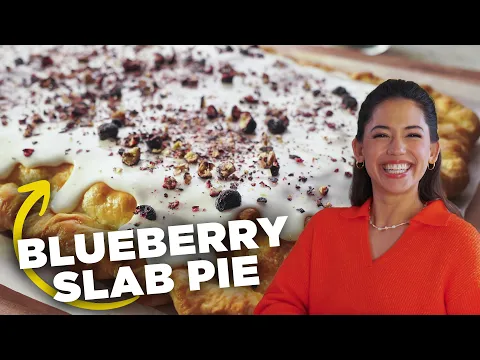 Molly Yeh's Blueberry Speculoos Slab Pie 🫐 | Girl Meets Farm | Food Network