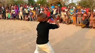 cheki balaa la khan sillah na dogo sillah kwenye show
