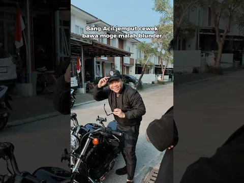 Aduuh jadi ketahuan sama camer 🤭