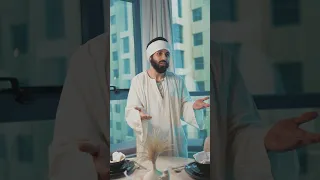 الفرق ما بين الانسان العادي و الشيخ رأيكم بكلام عوضين  الفرق ما بين الانسان العادي و الشيخ رأيكم بكلام عوضين