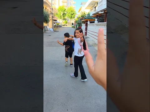 يلا ع المدرسة مع ليليان وولات كيف ركضوا مني😅 طبعا عم امزح