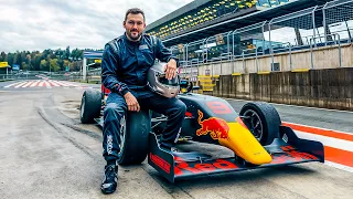 Jeg Kappkjørte På En Ekte Formel 1 Bane