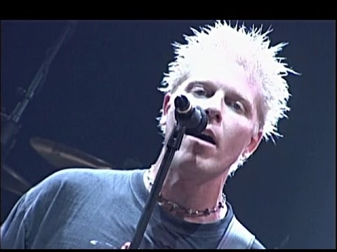 Download MP3 The Offspring - Pretty Fly (For A White Guy) 1998 Live Video HQ