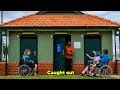 Lagu DISABLED TOILET PRANK!