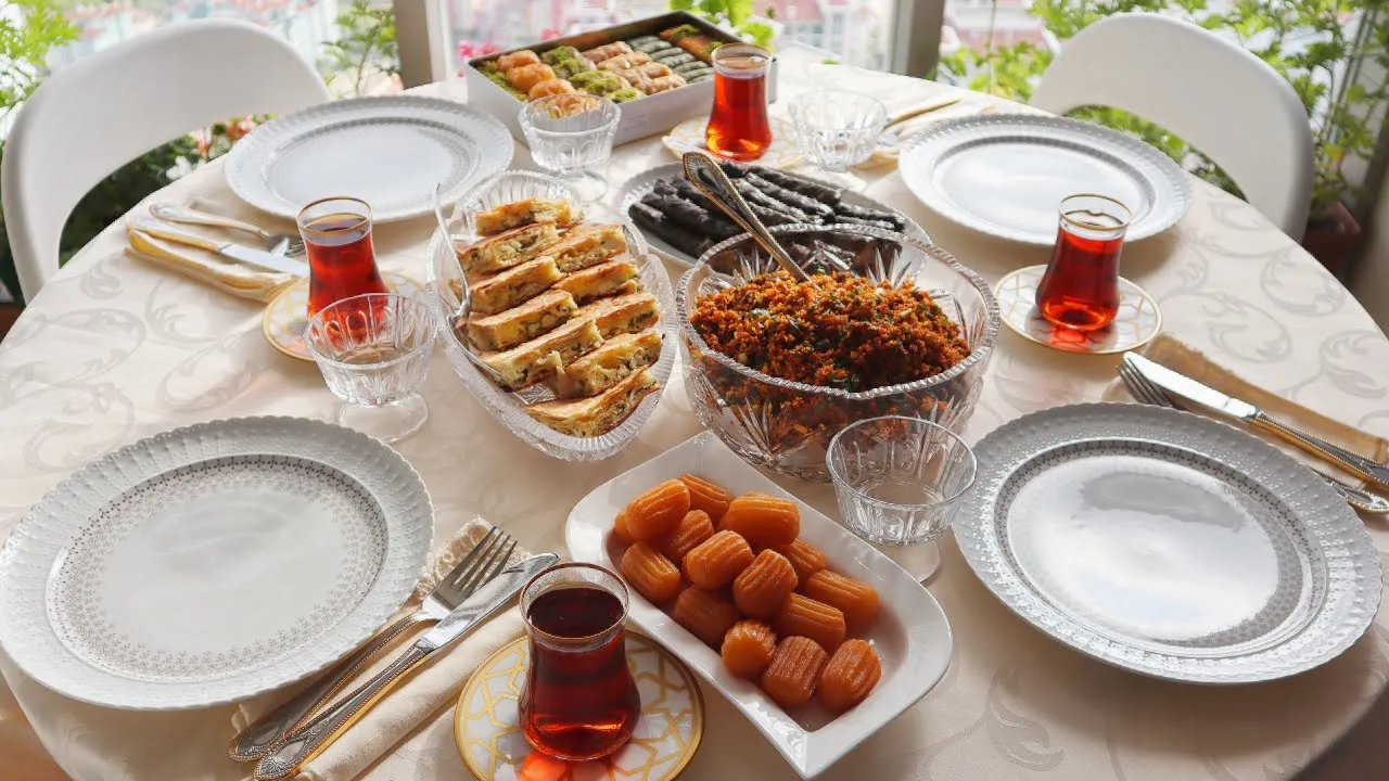 Turkish Ladies Tea Time Menu & 20 Minutes Bulgur Salad  "Kisir"