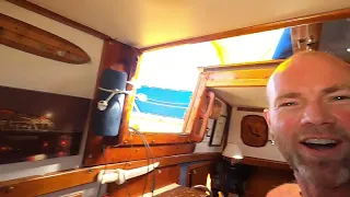 Mid-Ocean Breakfast on Sparrow