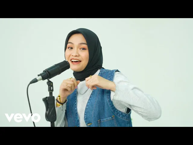 Download MP3 Salma Salsabil - Bunga Hati (Official Acoustic Piano Session)