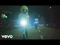 Download Lagu Pinguini Tattici Nucleari - Romantico Ma Muori (Official Video)
