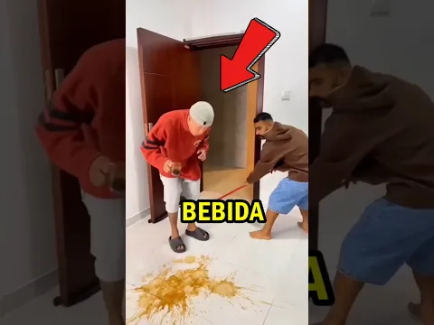 Imagine Que Sua Mãe Está LIMPANDO e Você DERRUBA Sua Bebida... O Que Você FARIA? #2