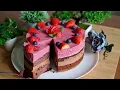 Download Lagu Tort cu ciocolată și mouse de fructe de pădure