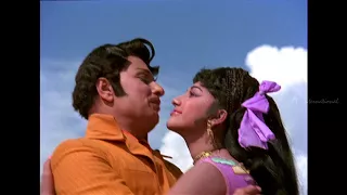 mgr love songs oruvar meethu video song ninaithadhai mudippavan movie mgr manjula