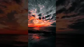 انشودة من انت كيف اقتحمت الارض قاطبة حتى سرى منك رعب في نواحيها المنشد عبدالله الحميري دندنها