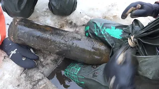 Заставил нырять в болото за оружием, раскопки по войне