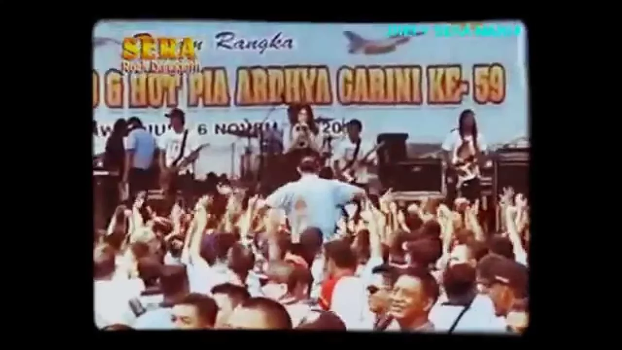 KERENN !!  VIA VALLEN  YANG DULU ~ KALUNG EMAS (Live Konser Purwodadi Grobogan 19 Maret 2016)