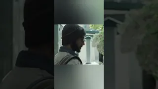 مقطع من أغنية  لوحدي في المكان  لفيلم ٦ ايام بصوت عبير نعمة   إحساسها بالغنية بيغرف القلب            دندنها