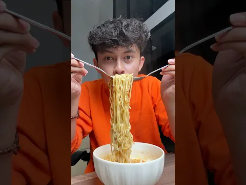 cung yang sama punya kebiasaan laper tengah malam juga? Mie sedaap KKS adalah kunci!