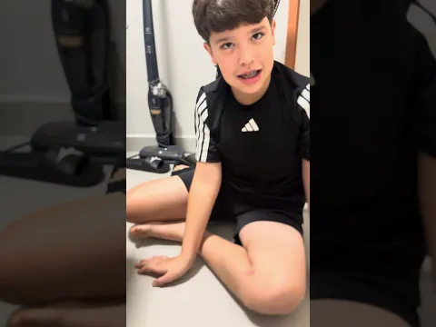 Rafael ensinando como virar figurinhas no bafão #shorts