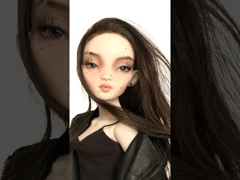 Trying a “no-makeup” look, using only makeup…was I successful? 🎨 #pidgindoll #dolls #nomakeup #art