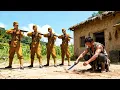 Download Lagu 邋遢乞丐竟是飛鏢高手，瞬間秒殺日軍一個營   ⚔️  抗日  | 战争 | Kung Fu | 甄子丹