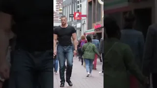 GIANT 7 Feet 2 Inches Tall Dutch Giant Reaction In Amsterdam To The Bodybuilder Wow That S Tall 