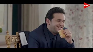 علي حس انه هيتهزم من هند وقرر يلعب من تحت الترابيزة  هربانة منها دندنها