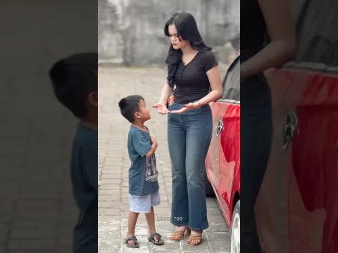 Mencuri botol untuk di jadikan sandal