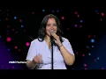 المشتركة أشرقت سحرت قلب المدربين وتشاجروا على صوتها المميز