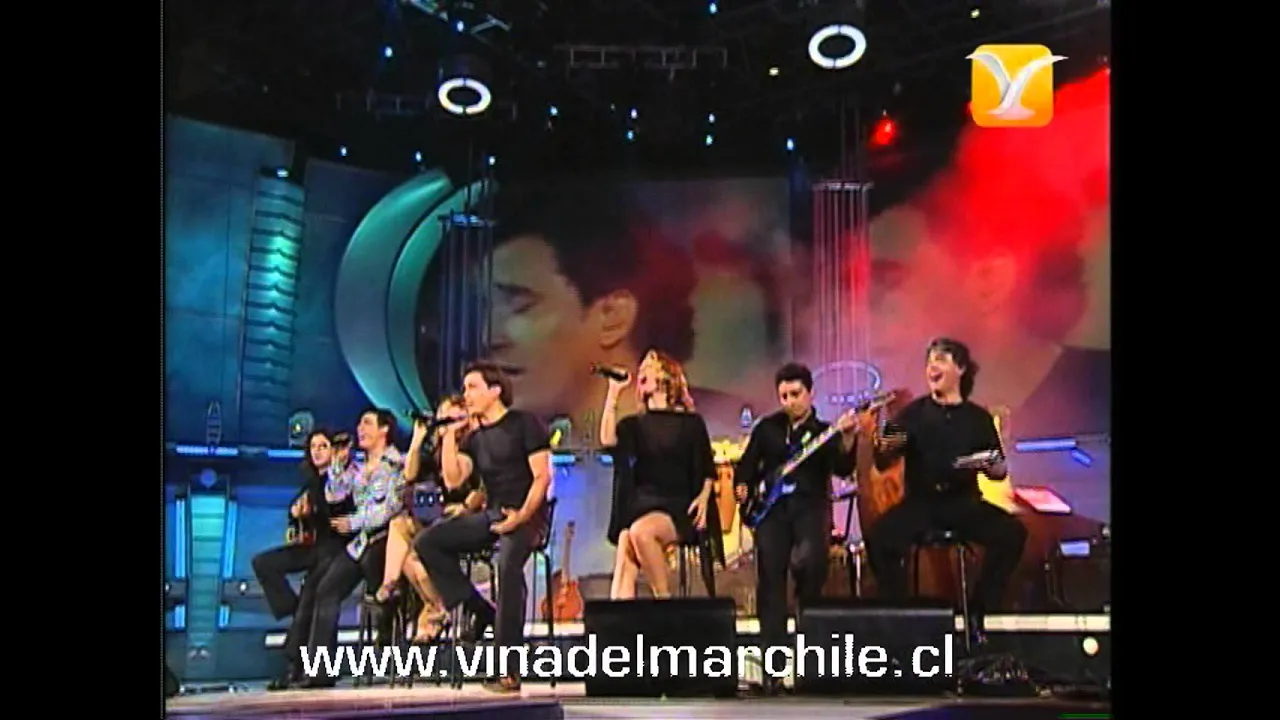 Douglas, Pequeña y Frágil, Festival de Viña 2004 Douglas, Pequeña y Frágil, Festival de Viña 2004