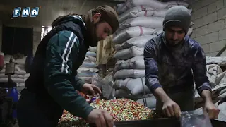 محمصة عزيز   نازح ينقل معه مشروعه الصغير إلى بلدة كللي شمال إدلب دندنها