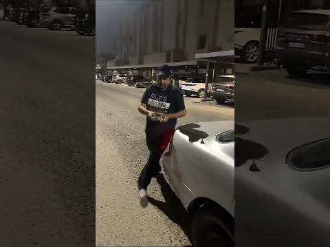 من وين يايب السيارة؟ 😂🤣 #فهد_العرادي