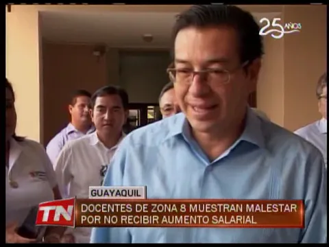 Docentes de zona 8 muestran malestar por no recibir aumento salarial