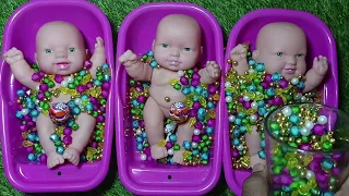 3 Rainbow Bathtub Baby Dolls with Colorful Beads & Candy Surprise 💎🍭 | Satisfying Video