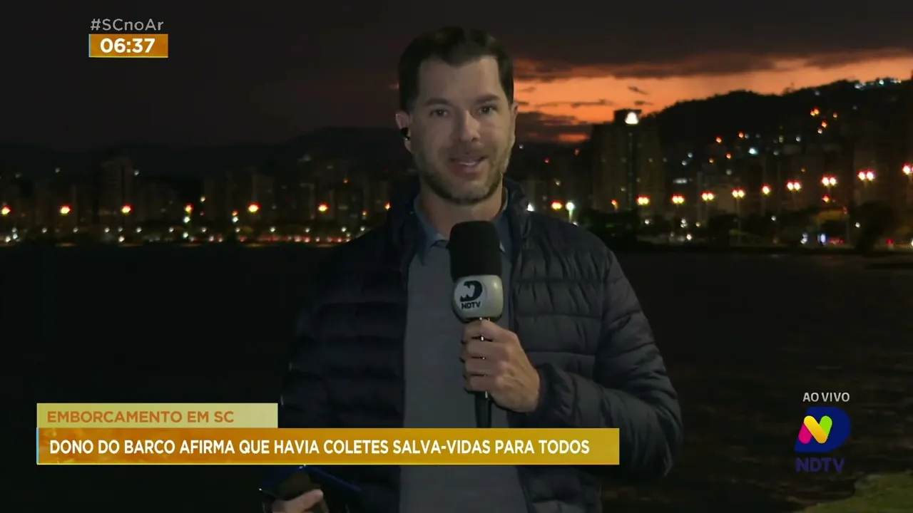 Advogados do dono do barco que naufragou na Costa catarinense falam à imprensa