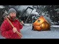 Kamperen in een hete tent in SNEEUW! (-2°C) met een draagbare pelletkachel