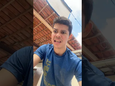 O celular caiu dentro da água