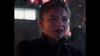Florence Pugh looking good in jeans 01