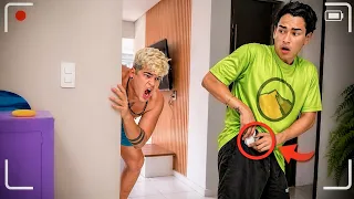 PEGUEI meu IRMÃOZINHO no flagra escondendo algo SUSPEITO