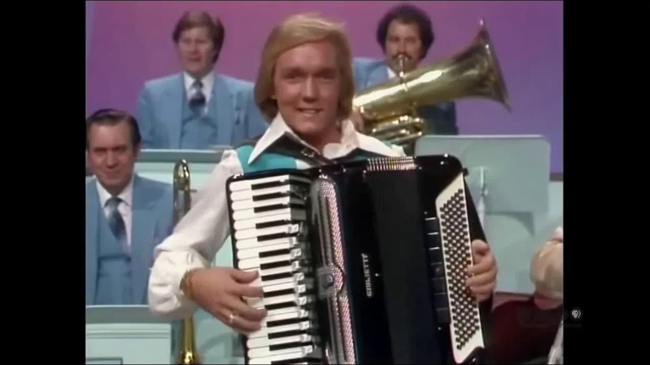 BEER BARREL POLKA ... LAWRENCE WELK TV SHOW (1981) BEER BARREL POLKA ... LAWRENCE WELK TV SHOW (1981)