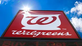 Is Walgreens open on Christmas