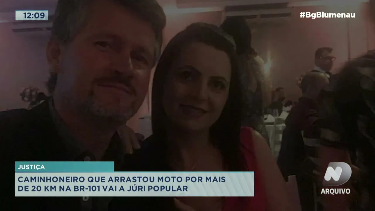 Caminhoneiro que arrastou moto por mais de 20 km na BR-101 vai a júri popular