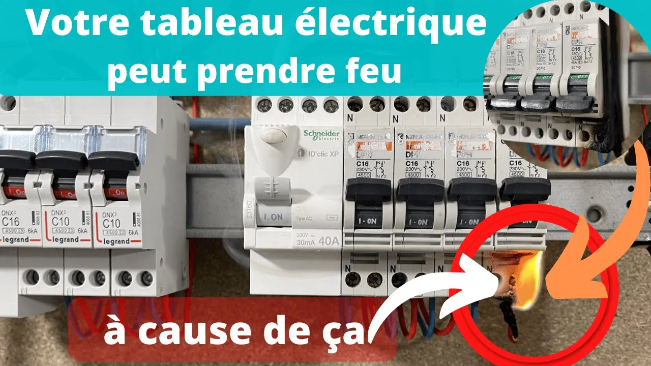 Un tableau électrique qui prend feu à cause d’un disjoncteur