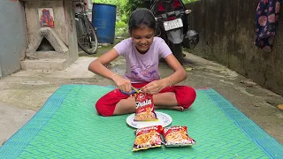 কৃতিকা Pasta খাবারের প্যাকেট এর ভিতর থেকে কি কি নতুন Gift পেলো@Kritika Channel 