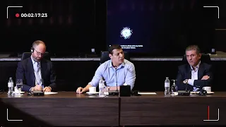 خلال لقائه مع باحثين من معهد فيلوس دحلان ي جيب على سؤال ماذا يحدث الآن وماذا يريد الفلسطينيين  دندنها