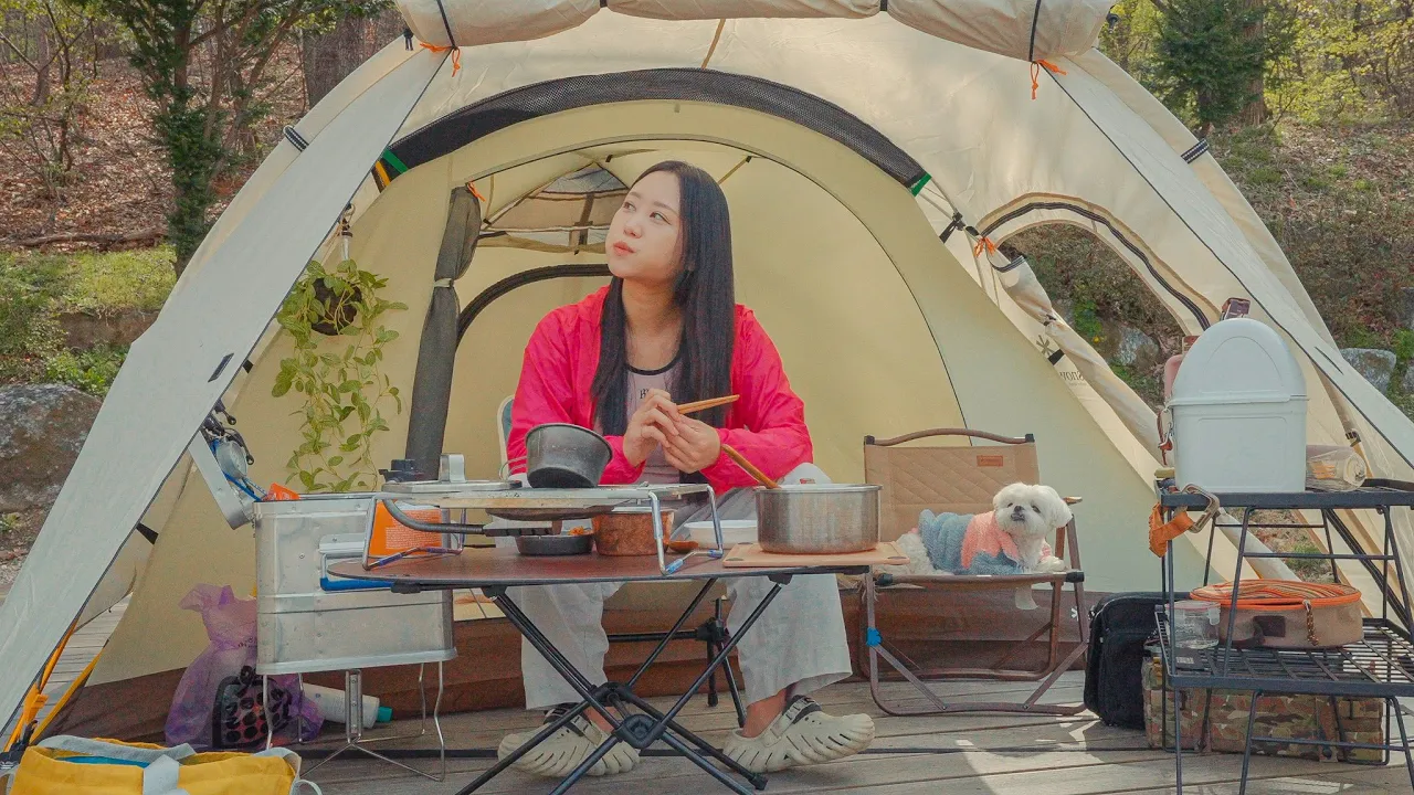 새텐트로 봄나들이 왔어요! 벚꽃 아래서 낚시도 하고 짚불 뼈삼겹살 구워먹는 소소한 힐링 캠핑 | 이천 어름박골캠핑장 サムネイル