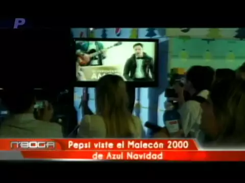 Pepsi viste el Malecón 2000 de Azul Navidad