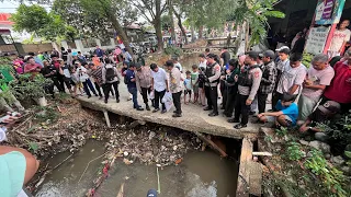 MENCARI KAKI