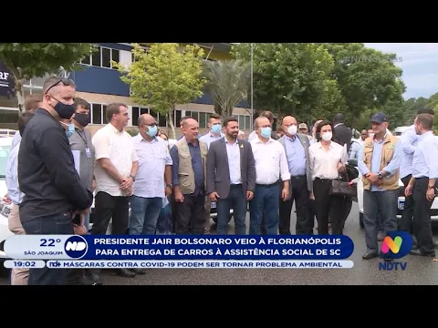 Bolsonaro participa de cerimônia de entrega de carros à assistência social de SC