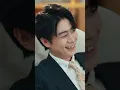 前世他拿千万拆迁款装富二代，最终挥霍一空、还负债惨死！重生回大学开学日，他凭未来信息布局楼市互联网，带兄弟低调创业，逆袭商业大佬！