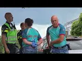 Download Lagu Man valt van dak bij aanhouding in Winschoten