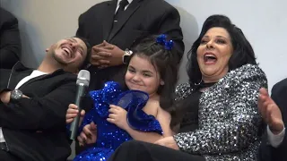 أصغر بطلة في فيلم عصابة عظيمة تصيب صاحبة السعادة إسعاد يونس والحضور بنوبة ضحك كبيرة أثناء كلامها 